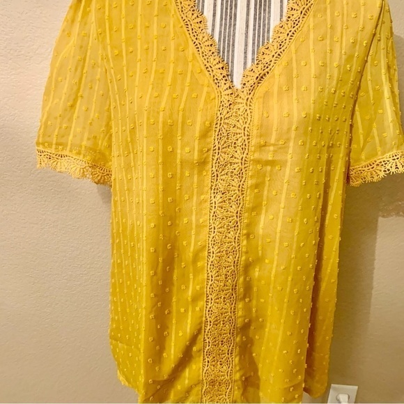 Gold Textured Blouse Medium V-Neck Crochet Detail Trim Short Sleeves Boho - Picture 3 of 15